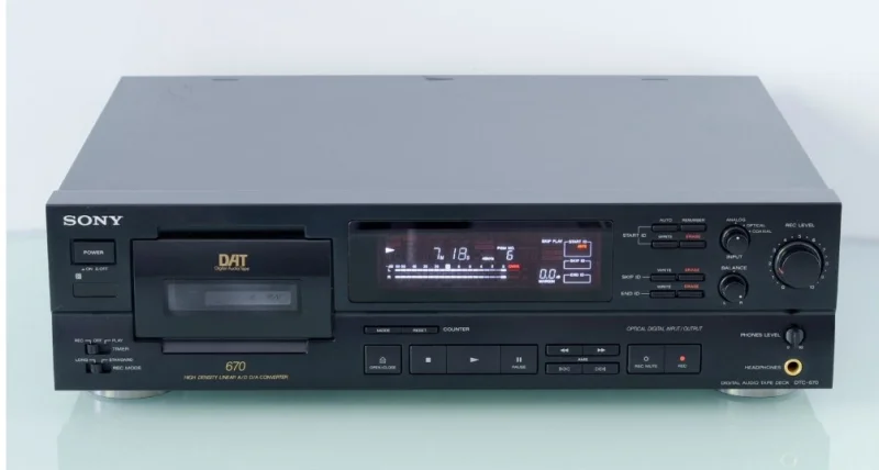 DCC/DAT Bandspelare  - Bild 2 av 2