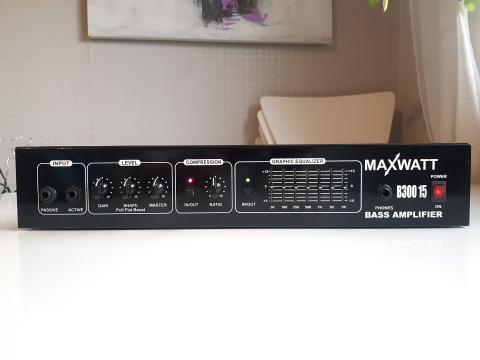 MAXWATT 300B  Ny Basförstärkare 300 Watt