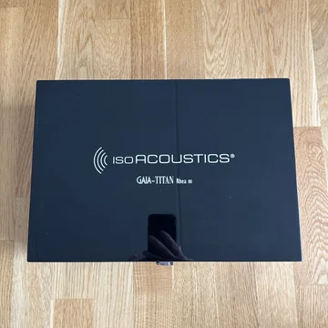 Isoacoustics Titan Rhea