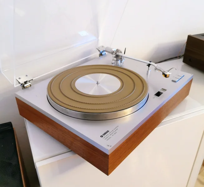 Yamaha YP-800 - Bild 2 av 4