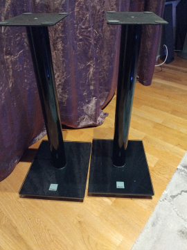 Dali stativ svarta 1200kr