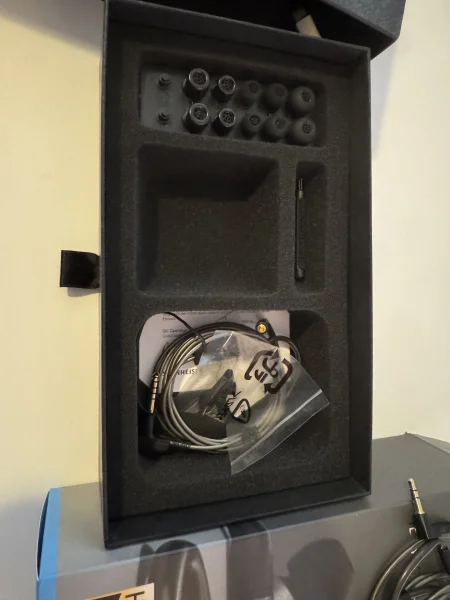 Säljes Sennheiser EI600 Säljes Sennheiser EI600 - Bild 2 av 3