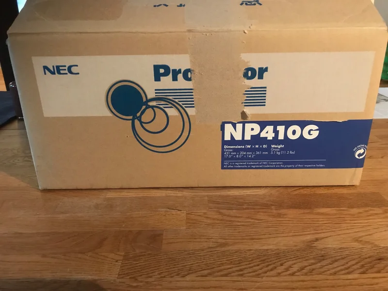 Projektor NY i kartong oanvänd! Projektor NY i kartong oanvänd! - Bild 1 av 4