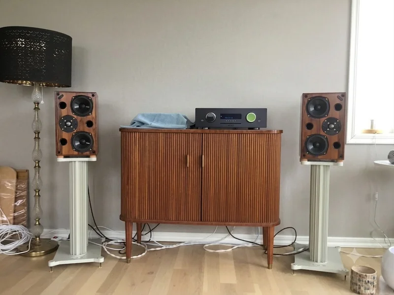 Acoustic Energy AE2 + originalstativ - Bild 1 av 1