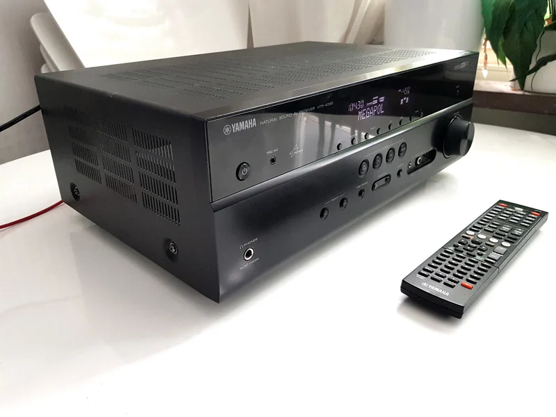 YAMAHA HTR-4065 Receiver - Bild 2 av 12