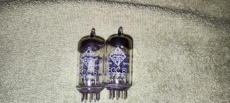 Matcha par Telefunken ECC81 NOS med samma kod fr&aring;n &aring;r 61! - Billede 4 af 7