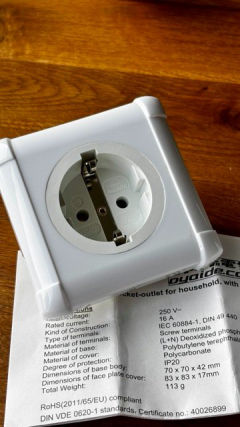 OYAIDE SWO-XXX-E Schuko