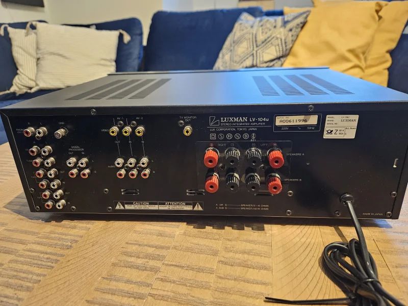 Luxman LV-104u – rörhybrid Luxman LV-104u – rörhybrid - Bild 2 av 3