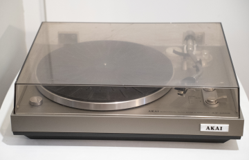 Akai AP-101C Halvautomatisk skivspelare