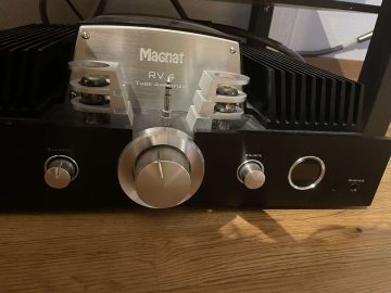 Acoustic högtalare och magnat förstärkare 