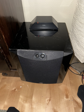 Yamaha YSP-5600 atmos soundbar +  yamaha NS-SW300 subwoofer