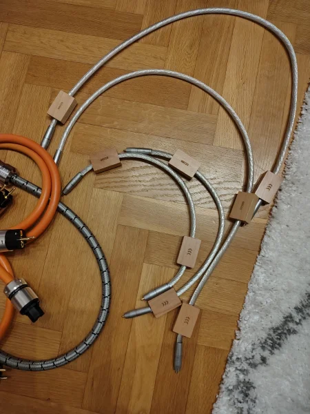 Diverse kablar  "  Rensning  " - Bild 1 av 2