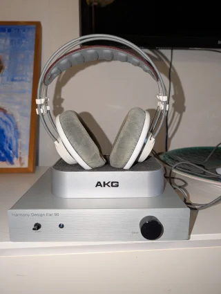 En st Harmony Design 90 + ett par AKG 701