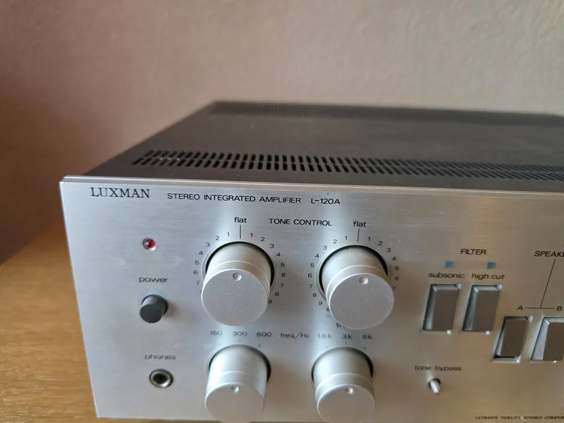 LUXMAN L120 A stereoförstärkare LUXMAN L120 A stereoförstärkare - Bild 2 av 4