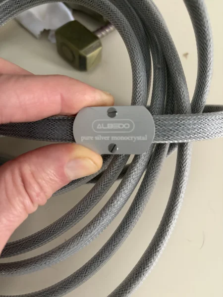 Albedo Monolith  - Bild 1 av 3