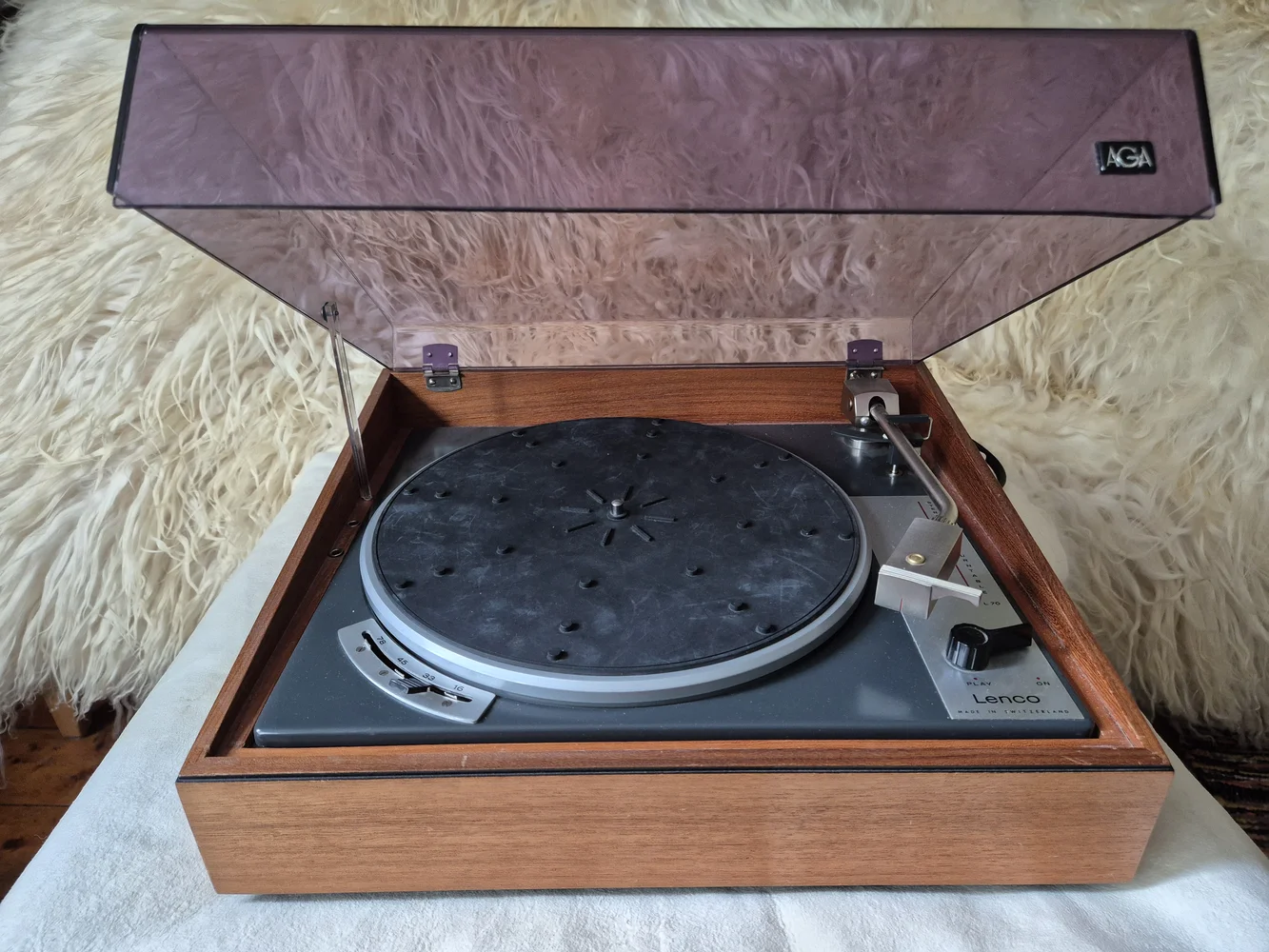 AGA Lenco L70