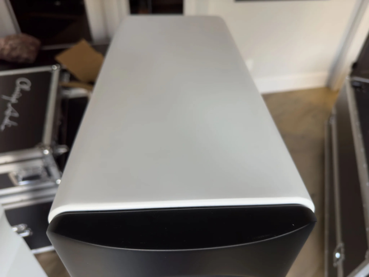Borresen Z5 Louspeakers w/ Townshend Isolation Base (Pair, Matte White)