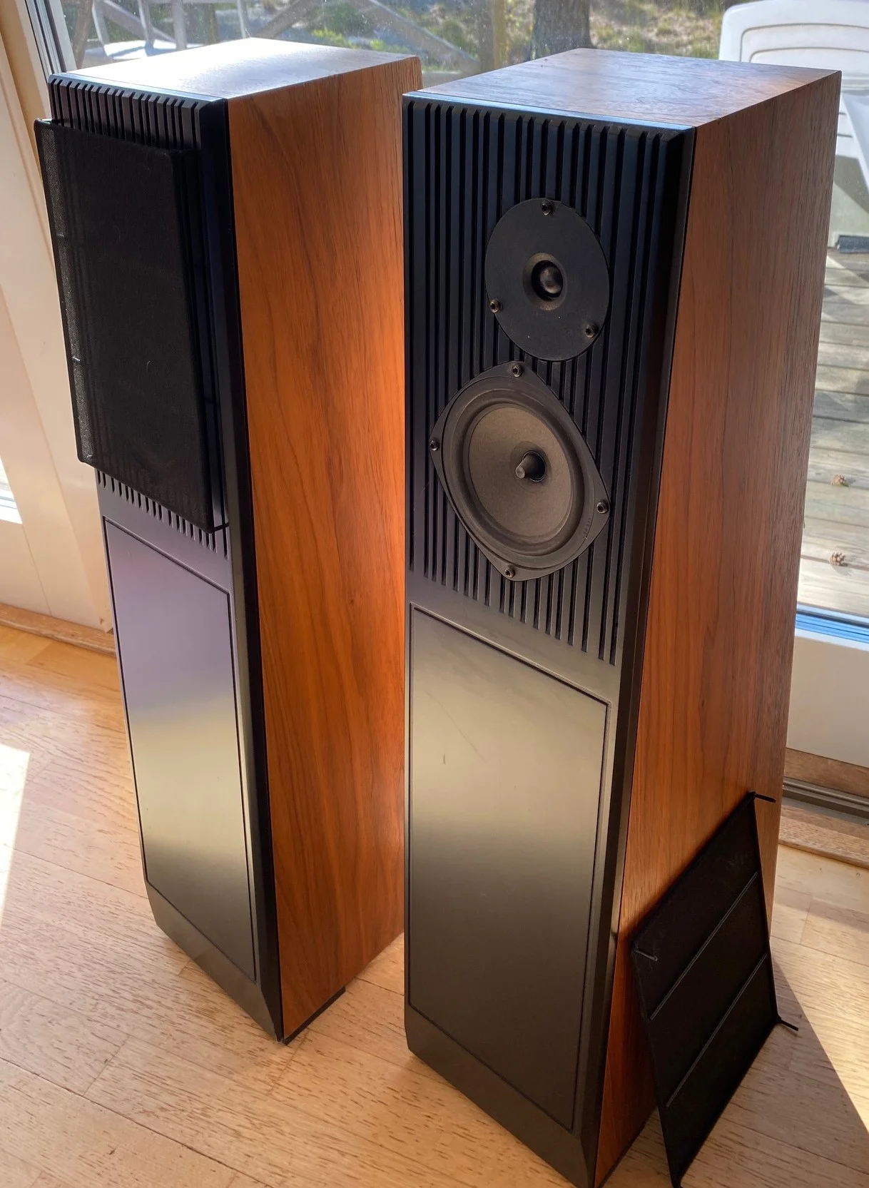 Rega Ela 1,5 - Bild 1 av 3