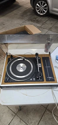 Klassisk rullbandspelare från Philips