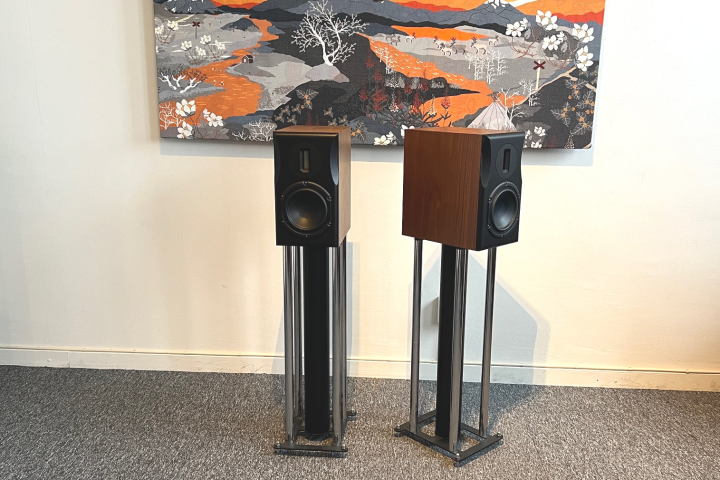 Neat Acoustics Ministra stativhögtalare - Demoex i valnöt