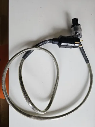 Analysis Plus Oval Power Audience Power Chord 