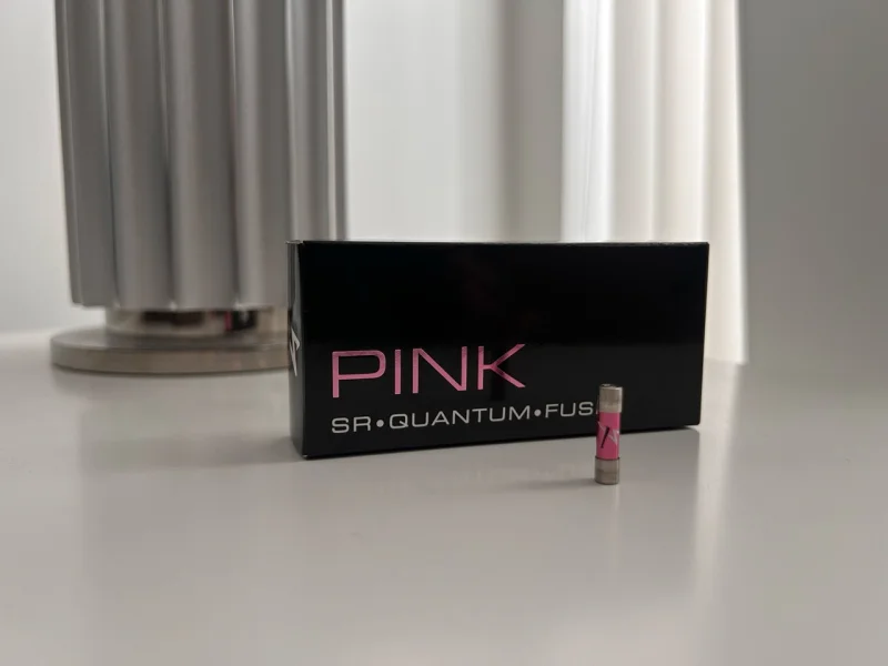 Synergistic Research Pink 2A s&auml;kring - Bild 1 av 2
