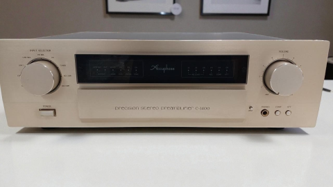 Accuphase C-2400