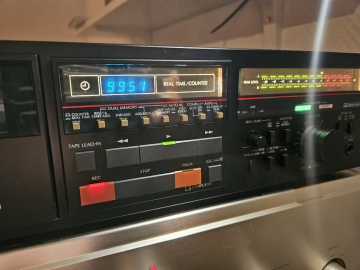 Sansui D-570 kassettdäck säljes.