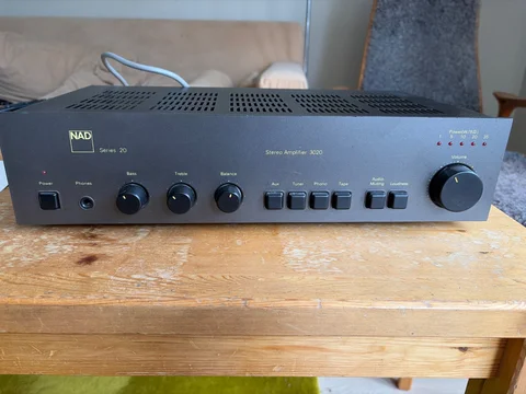 NAD Stereo Amplifier 3020 NAD Stereo Amplifier 3020