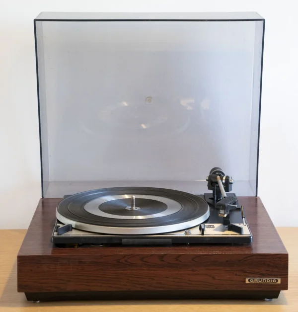 Dual 1216 - Helautomatisk skivspelare med 33 45 & 78 hastigheter - Bild 1 av 5