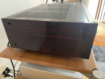 Accuphase E-305