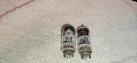 Telefunken ECC81 12AT7 matchat par 45 graders Getter!