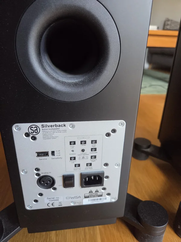 System Audio Legend 40 Silverback &ndash; Aktiva golvh&ouml;gtalare | Stereo Hub + fj&auml;rrkontroll - Bild 3 av 5