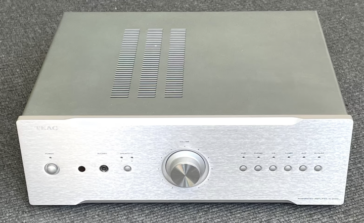 High End Stereo Amplifier TEAC AI-2000 förstärkare 360 watt