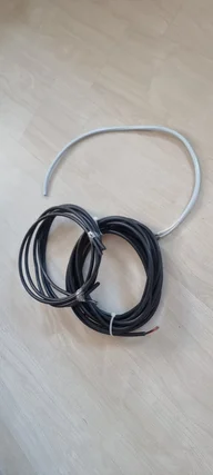 Högtalarkablar slumpas.