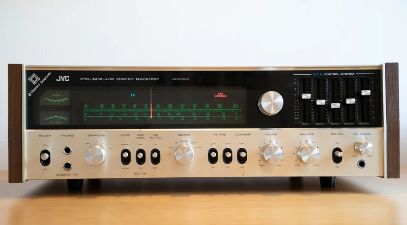 JVC VR-5535 AM/FM Stereo Receiver JVC VR-5535 AM/FM Stereo Receiver - Bild 1 av 5