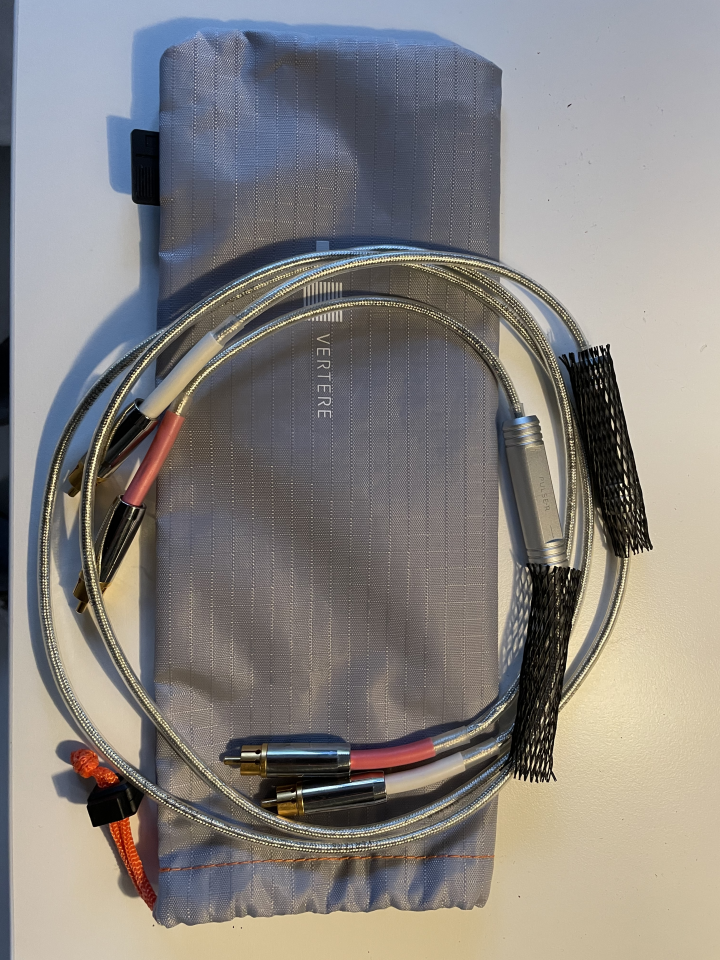  Vertere Pulse-R, RCA
