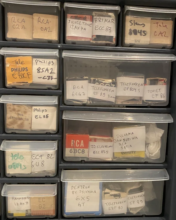 70 tal olika r&ouml;r s&auml;ljes  - Bild 3 av 3