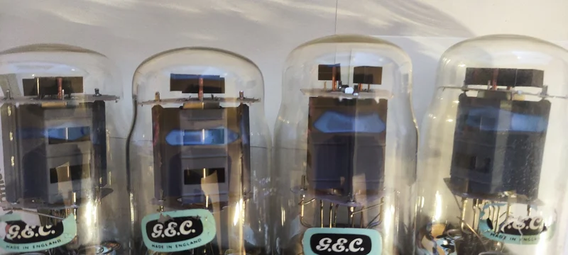 GEC KT66 4 matchade rör från från 60 talet testar som nya i rör provare!! GEC KT66 4 matchade rör från från 60 talet testar som nya i rör provare!! - Bild 1 av 4