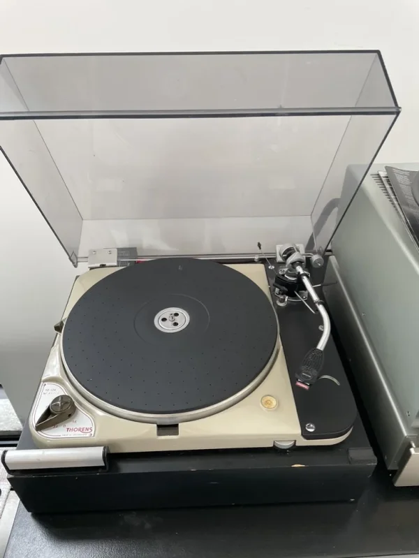 Thorens TD124 med SME 3009 - Bild 1 av 2