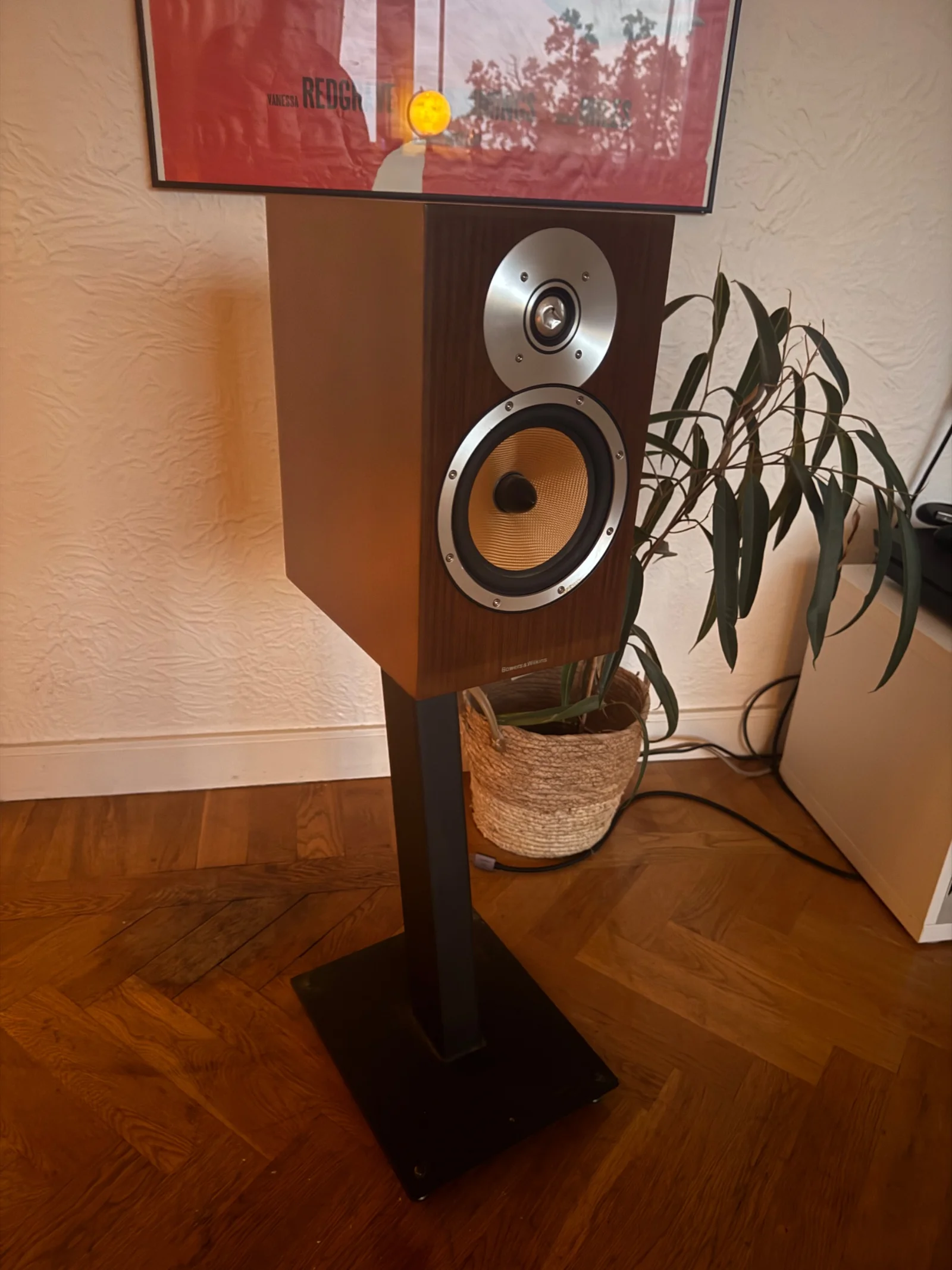 Bowers & Wilkins CM5 and stands Bowers & Wilkins CM5 and stands - Bild 4 av 4