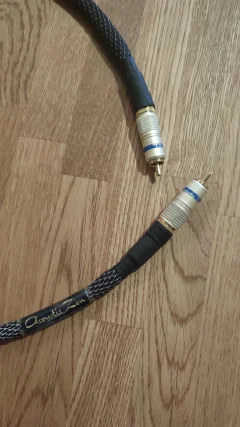 Acoustic Zen Silver Photon, digital 1 m. Acoustic Zen Silver Photon, digital 1 m.