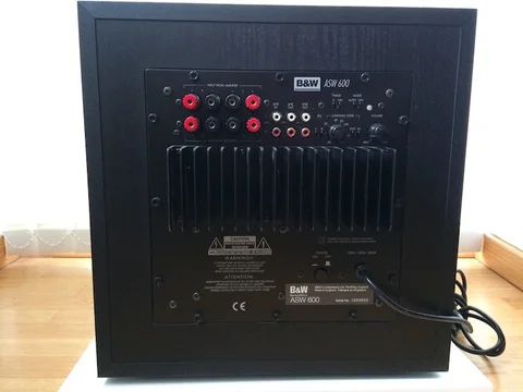 BOWERS & WILKINS "SubWoofer" ASW600 (10-tums) B&W / Fint Skick.!