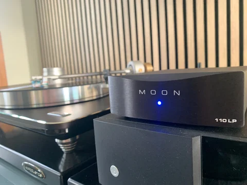 Moon LP 110 v2