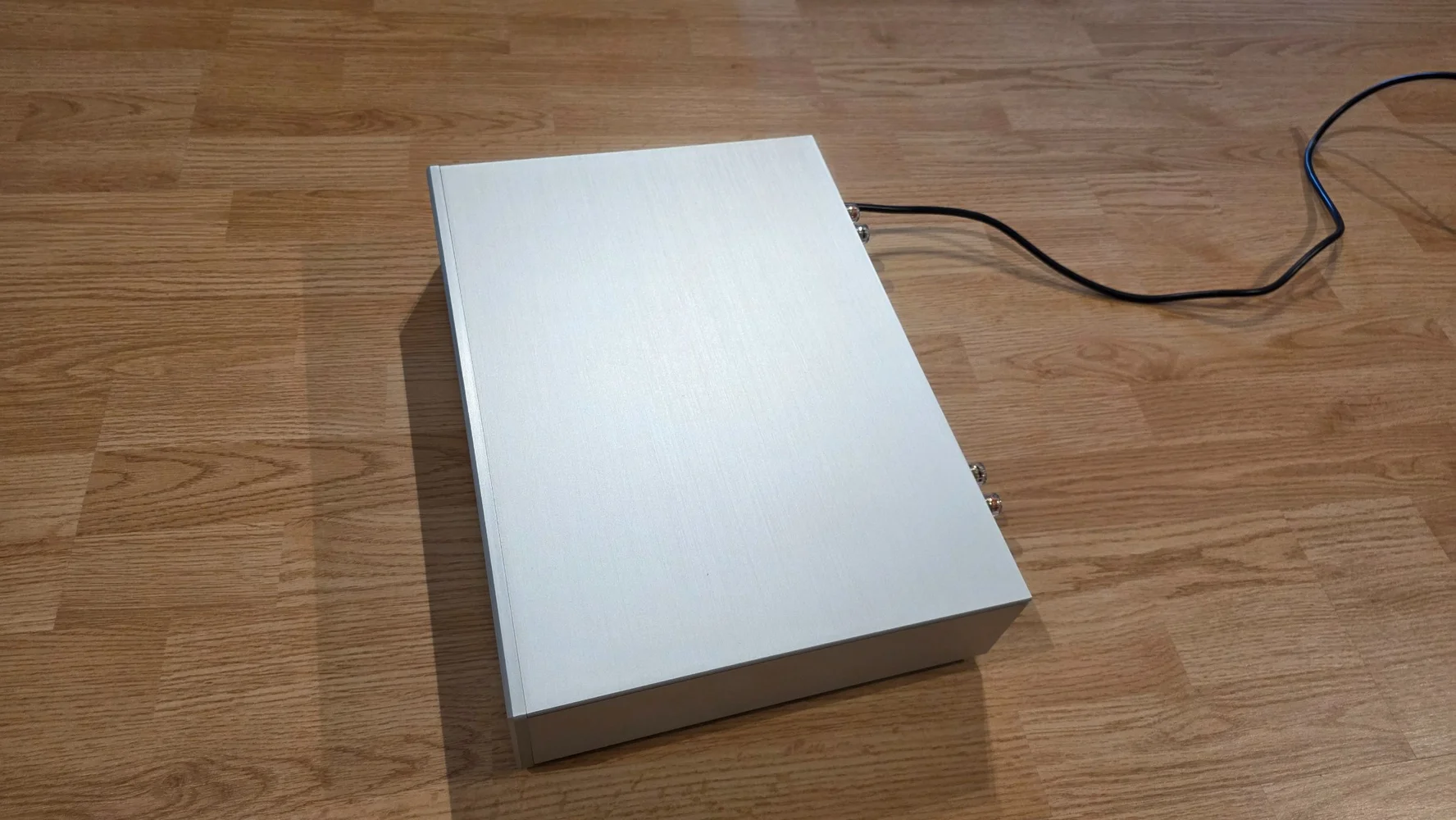Slutsteg AVM SA 3.2, 220w 8 ohm. - Bild 4 av 5