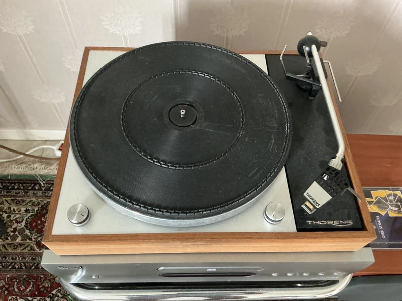Uppdatering : Thorens skivspelare + LP skivor plus 2 stereo8 tot ca 130 st mest rock 60-70 tal + Uppdatering : Thorens skivspelare + LP skivor plus 2 stereo8 tot ca 130 st mest rock 60-70 tal + - Bild 10 av 10