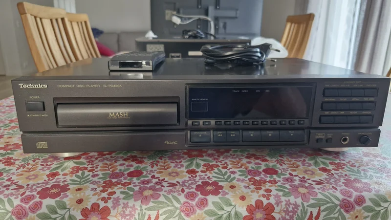 Technics CD-spelare SL-PG420A Technics CD-spelare SL-PG420A - Image 2 of 3