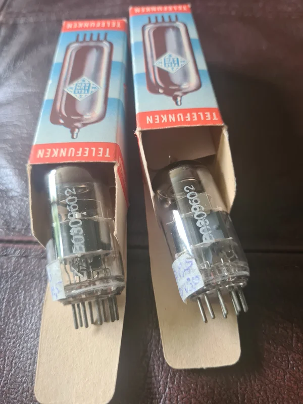 ECC88 Telefunken - Bild 1 av 2
