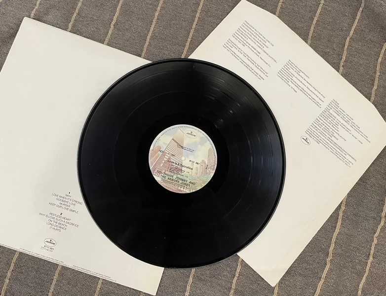 Southside Johnny & The Asbury Jukes - Love Is A Sacrifice (LP) Southside Johnny & The Asbury Jukes - Love Is A Sacrifice (LP) - Bild 3 av 3