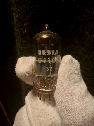 Tesla E83CC (ECC83 / 12AX7) NOS Gold Pins – Perfekt mat...